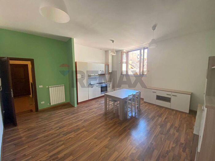 Appartamento bilocale in affitto in Piazza Campoboio, Sacrario Piazza della Rocca, Viterbo
