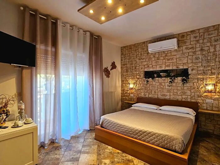 Appartamento trilocale in vendita in Via Ticino, Giardini Naxos