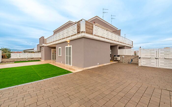 Casa quadrilocale in vendita in Via Pescocostanzo, Roma