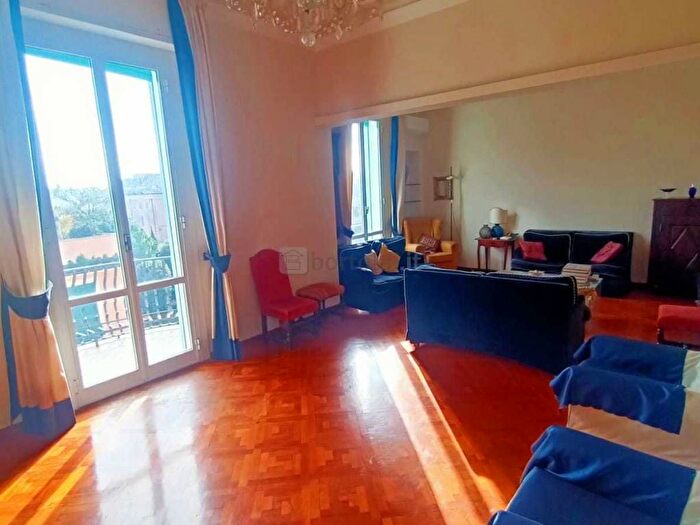 Appartamento con 6 locali in affitto in Via Dei Franzone, Albaro, Genova