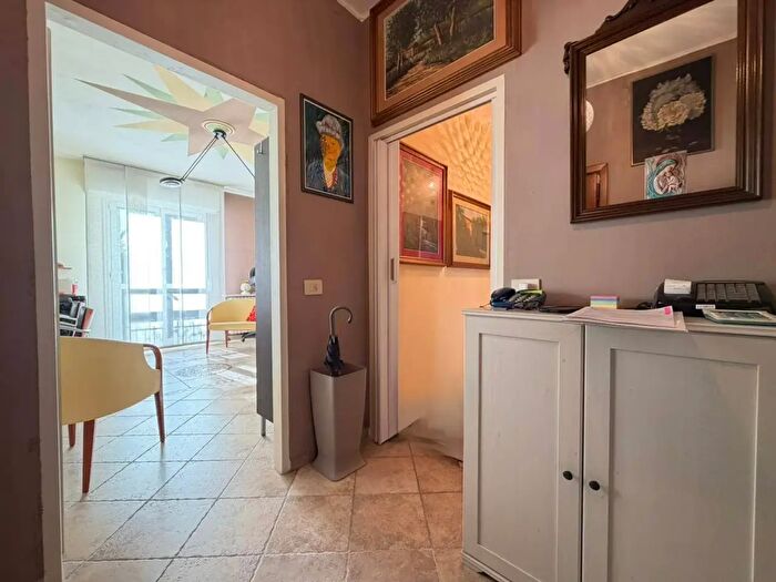 Appartamento trilocale in vendita in Via Appennini, Milano
