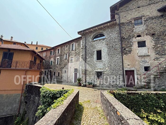 Casa trilocale in vendita in Frazione Cantone, Cremia