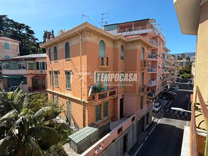 Appartamento trilocale in vendita in Corso degli Inglesi, Sanremo