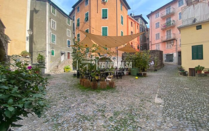 Appartamento quadrilocale in vendita in Via Casai, Castel Vittorio