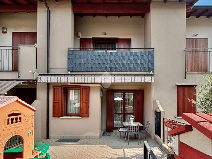 Casa trilocale in vendita in Via Sandro Pertini, Rodengo Saiano