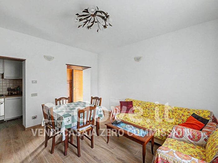 Appartamento bilocale in vendita in Via XXVI Agosto, Morazzone
