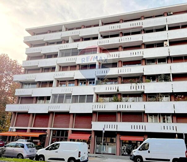 Appartamento trilocale in vendita in Via Caviggioli, Novara