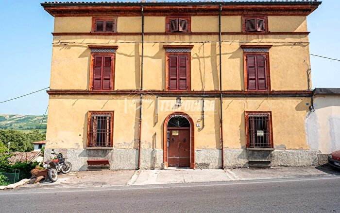 Appartamento trilocale in vendita in Via Faentina, Brisighella