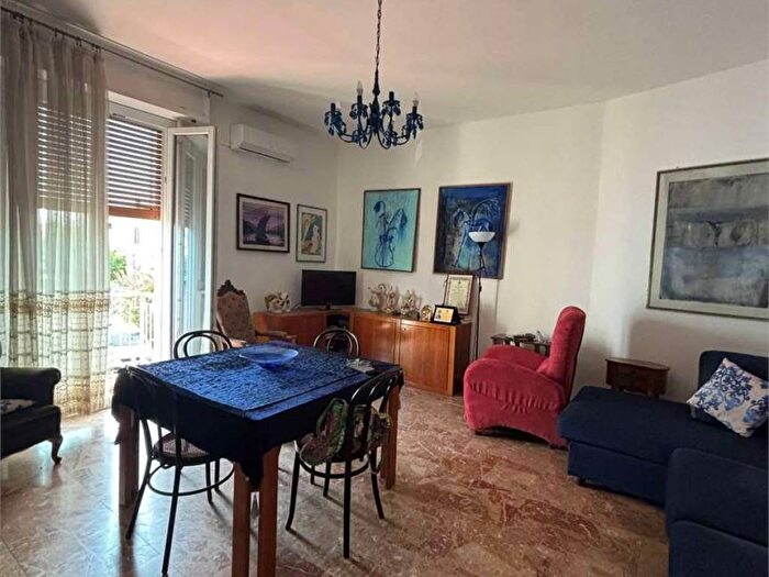 Appartamento con 6 locali in affitto in Centro, Medesano