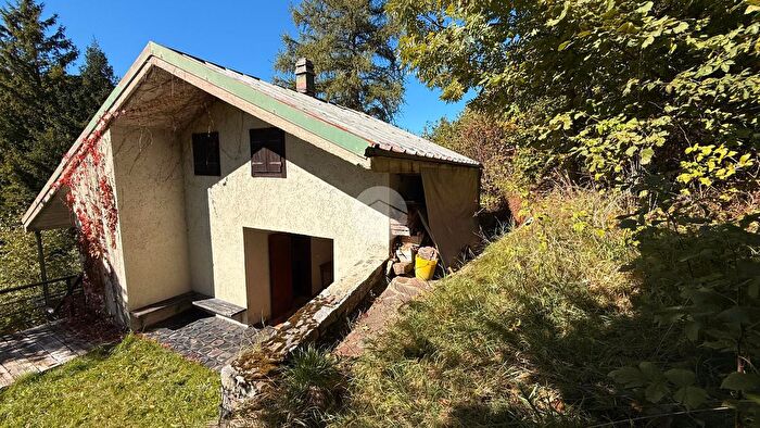 Casa trilocale in vendita in Via dell Amicizia, Bienno