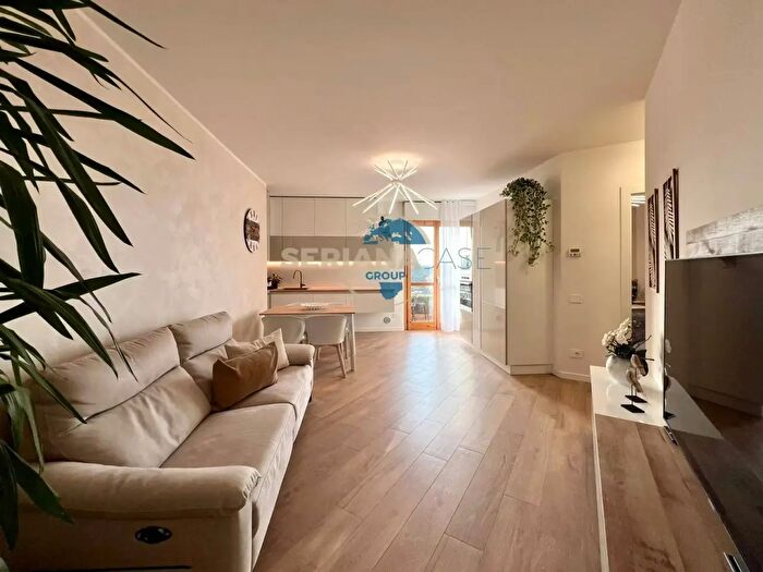 Appartamento bilocale in vendita in Via Cavour, Alzano Lombardo