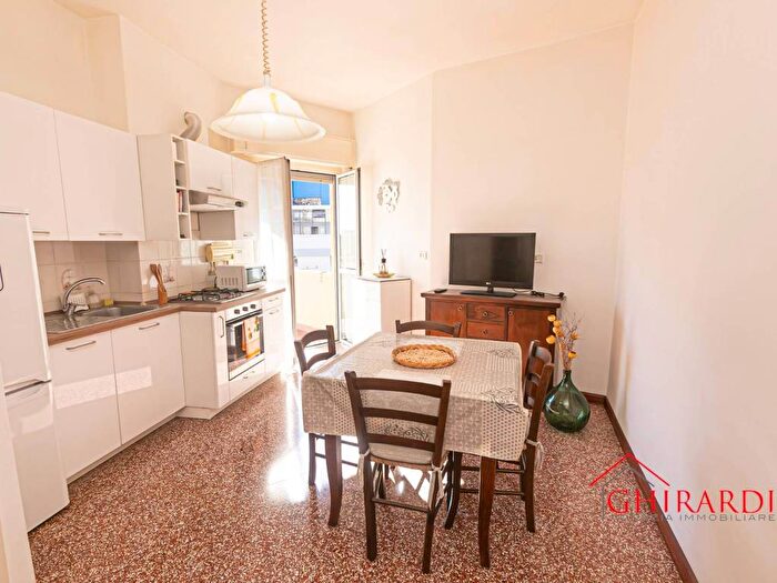 Appartamento trilocale in affitto in Via Giacomo Puccini, Sestri Ponente, Genova