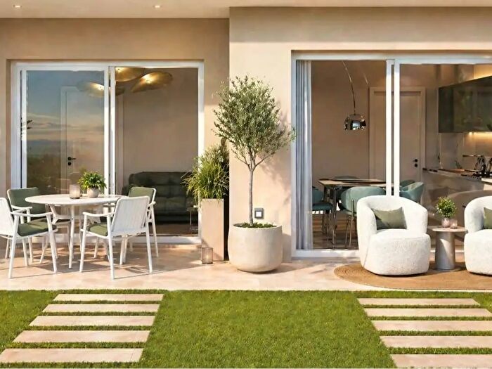 Appartamento trilocale in vendita in Via Carducci Snc, Sanremo