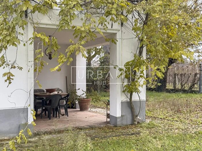 Casa con 13 locali in vendita in Faenza