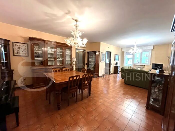 Appartamento quadrilocale in vendita in Via Avanzini, Modena