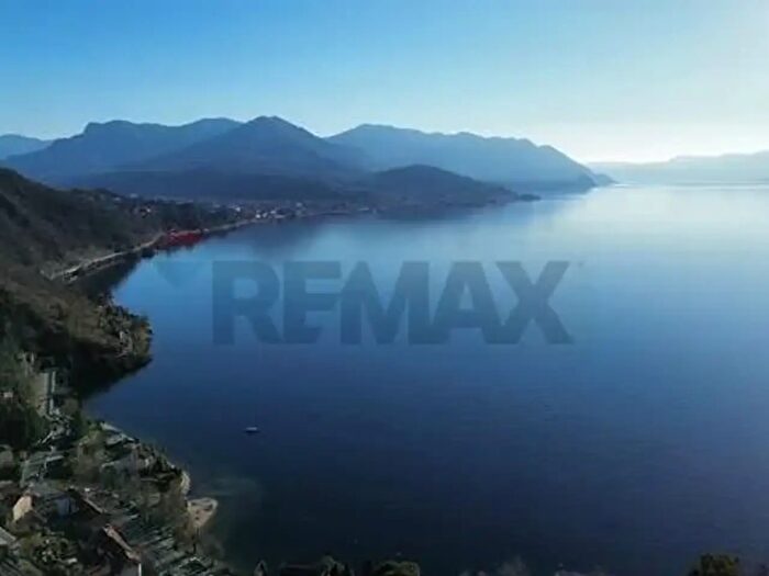 Casa trilocale in vendita in Luino