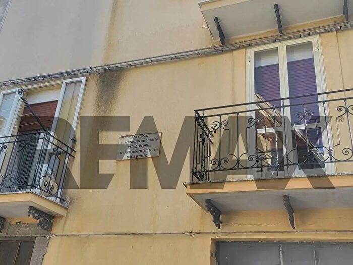 Appartamento con 6 locali in vendita in Via Paolo Maura, Mineo