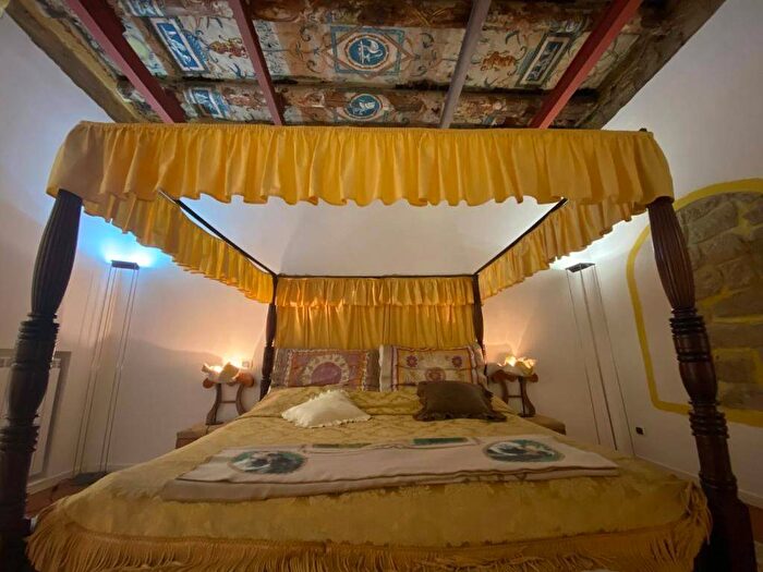 Appartamento bilocale in affitto in Via Egiziaca a Pizzofalcone, Santa Lucia, Napoli