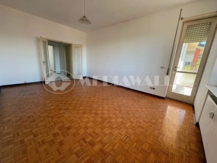 Appartamento con 7 locali in vendita in Via Val dArzino, Pordenone