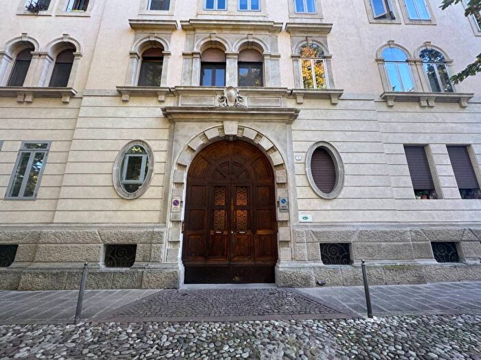 Appartamento con 5 locali in affitto in Piazza Del Castello, Piazze Duomo, Padova