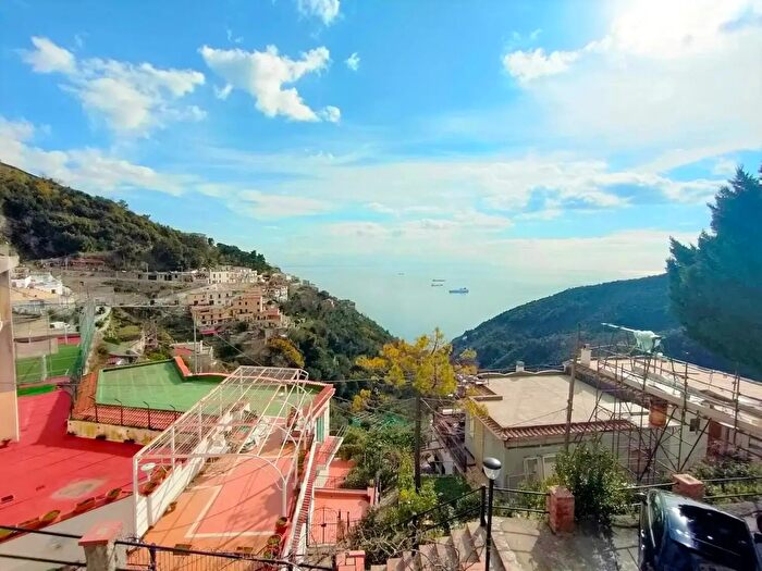 Appartamento bilocale in vendita in Via Case Sparse Albori, Vietri Sul Mare