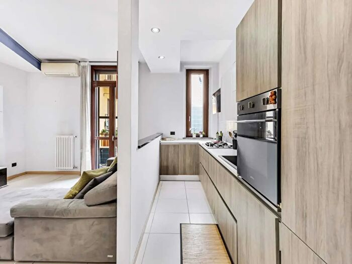 Appartamento monolocale in affitto in Via Polesine, Milano