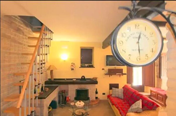 Casa monolocale in vendita in Via Francesco Petrarca, Volturino