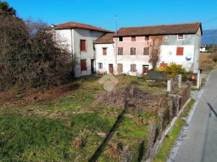 Casa con 10 locali in vendita in Via Melma, Rosa