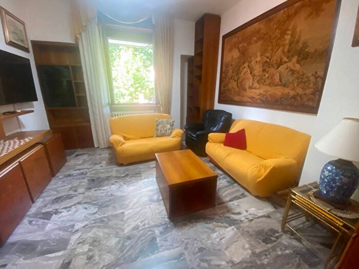 Appartamento quadrilocale in affitto in Via Val di Sole, Vigentino Fatima, Milano