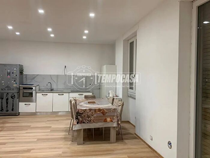 Appartamento quadrilocale in vendita in Via Antonio Rosmini, Vigevano