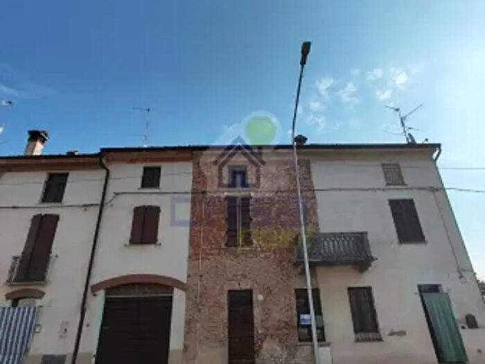 Casa trilocale in vendita in Via Casalmaggiore, Pieve D'Olmi