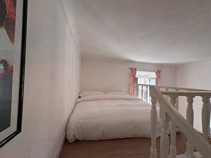 Appartamento bilocale in affitto in Viale Coni Zugna, Dezza, Milano