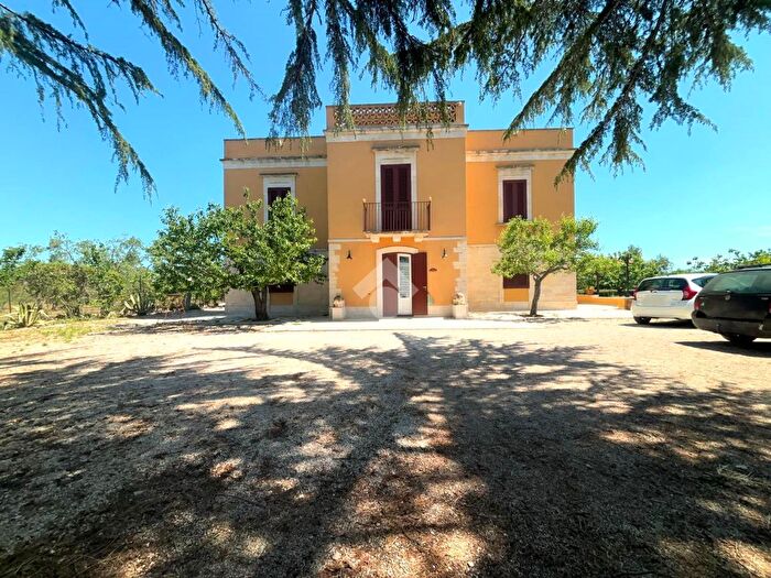 Casa con 9 locali in vendita in Sc Belvedere, Terlizzi