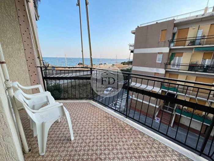 Appartamento quadrilocale in affitto in Via Amalfi, Centro, Loano