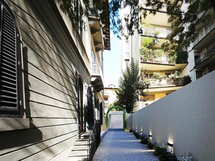 Appartamento trilocale in vendita in Viale Don Minzoni, Firenze