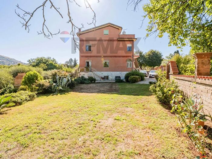 Casa con 6 locali in vendita in Via Vigesimo, Palestrina