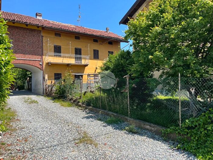 Casa con 5 locali in vendita in Via XXV Aprile, Castelletto Cervo