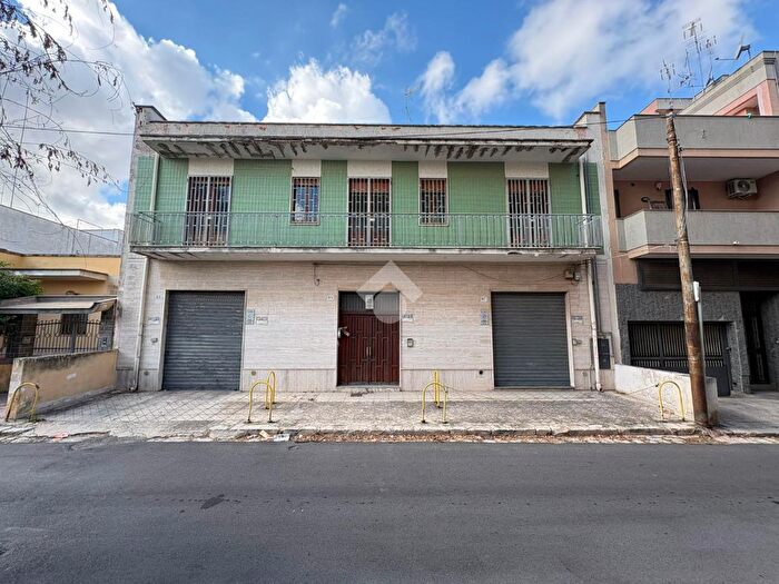 Casa quadrilocale in vendita in Via Malta, Brindisi