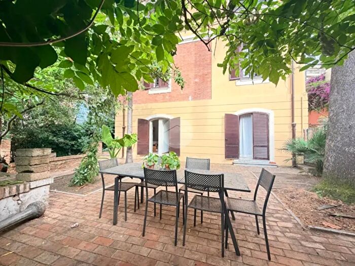 Appartamento con 5 locali in vendita in Viale Carnaro, Roma