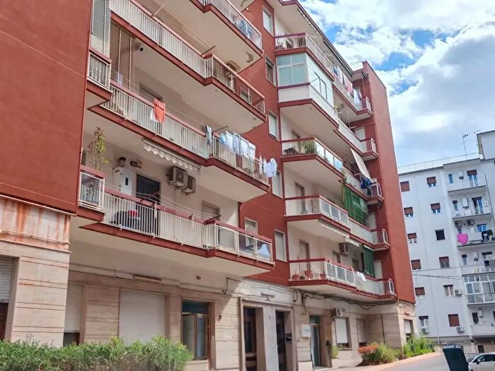 Appartamento con 5 locali in vendita in Via Polibio, Siracusa