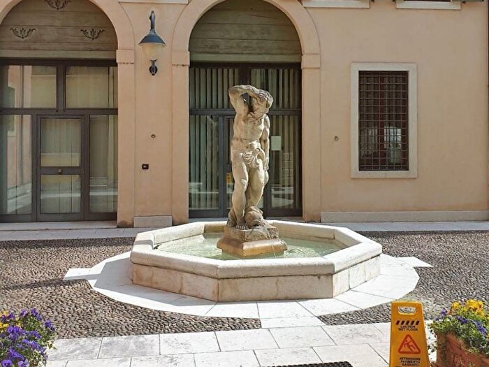 Casa bilocale in affitto in Vicolo Ghiaia, Cittadella Porta Nuova, Verona