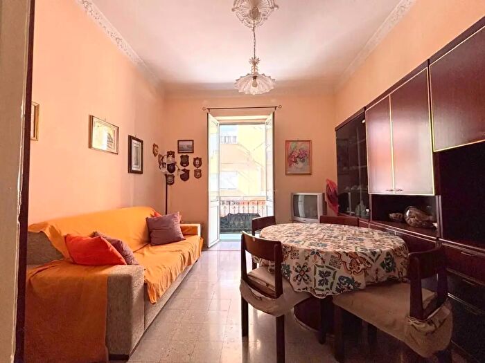 Appartamento trilocale in vendita in Via Domenico Cariolato, Palermo