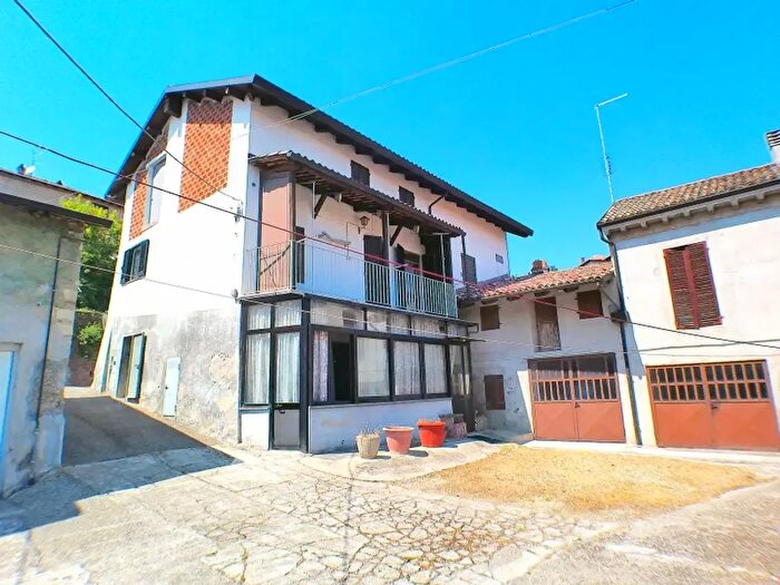 Casa con 11 locali in vendita in Cereseto