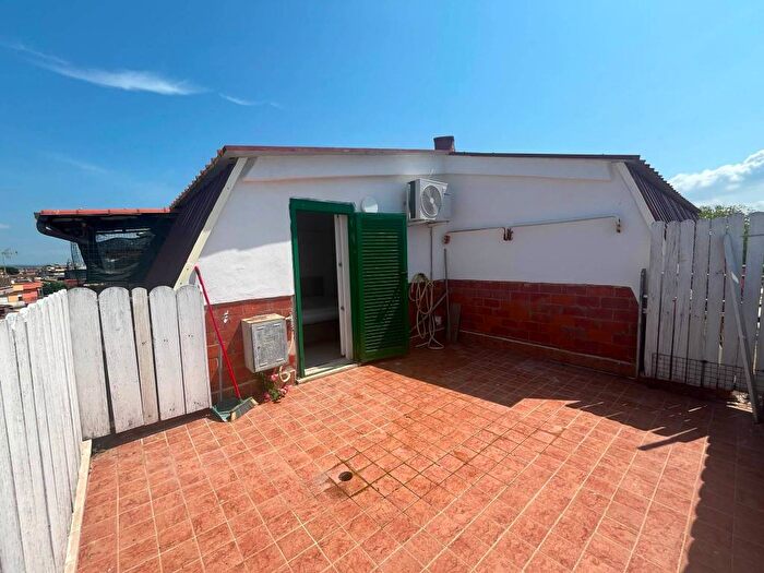 Casa bilocale in affitto in Via Oliena, Passo Oscuro, Fiumicino