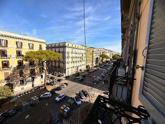 Appartamento con 6 locali in affitto in viale GRAMSCI, Mergellina Piedigrotta, Napoli