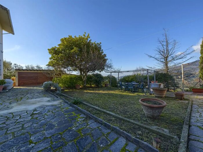 Appartamento con 5 locali in vendita in Via Bolognese, Firenze