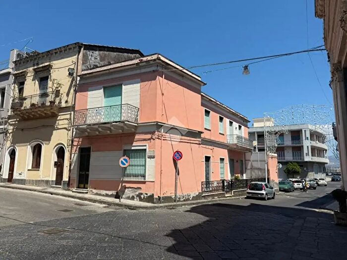 Casa quadrilocale in vendita in Via da Bormida, Riposto