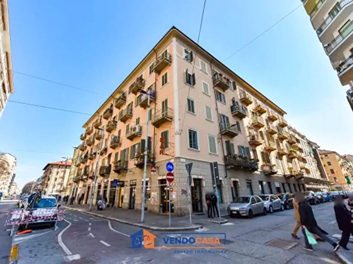 Appartamento trilocale in vendita in Via Nizza, Torino