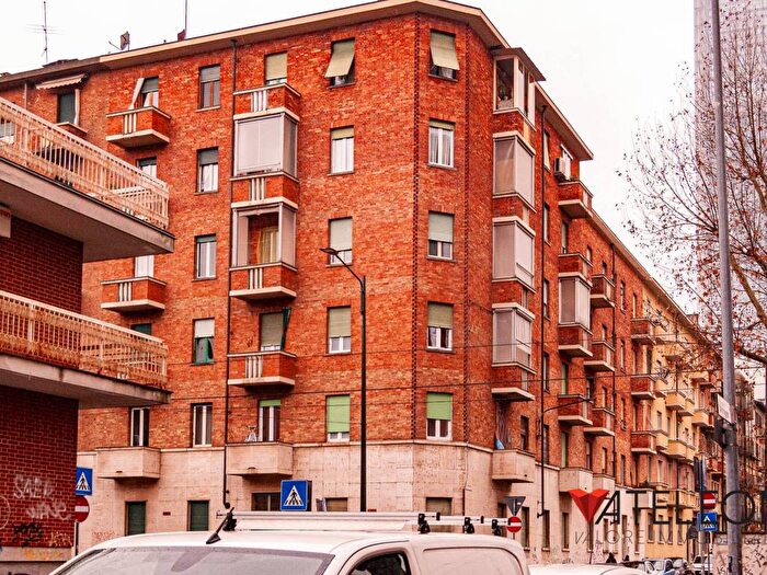 Appartamento bilocale in affitto in Via Genova, Nizza Millefonti, Torino