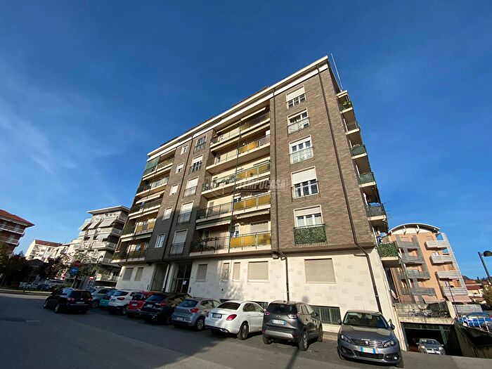 Appartamento con 5 locali in vendita in Via l Mercantini, Bra